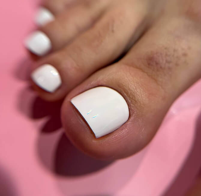 White Nails Pedicure: Elegant and Timeless Style Choice